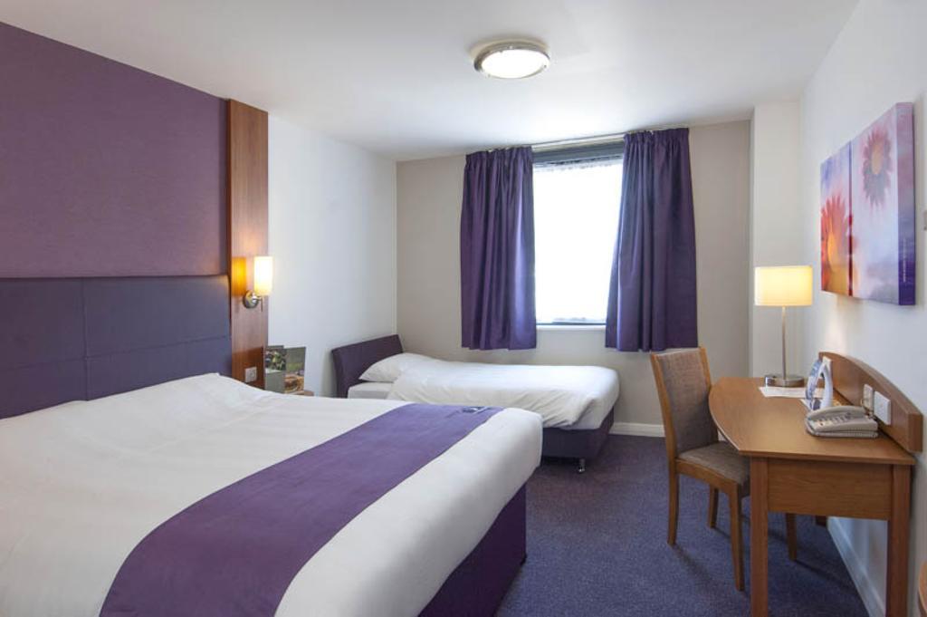 Premier Inn Birmingham City - Aston Ruang foto