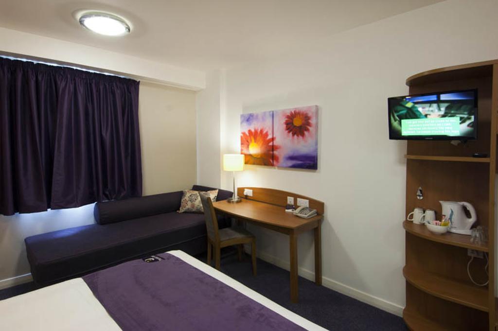 Premier Inn Birmingham City - Aston Ruang foto